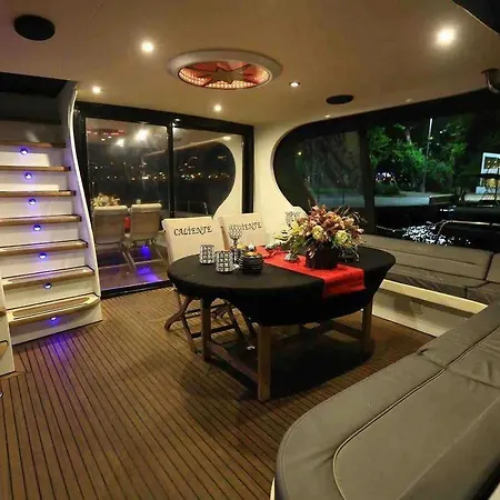 Botel Cakiroglu Yachting Istanbul
